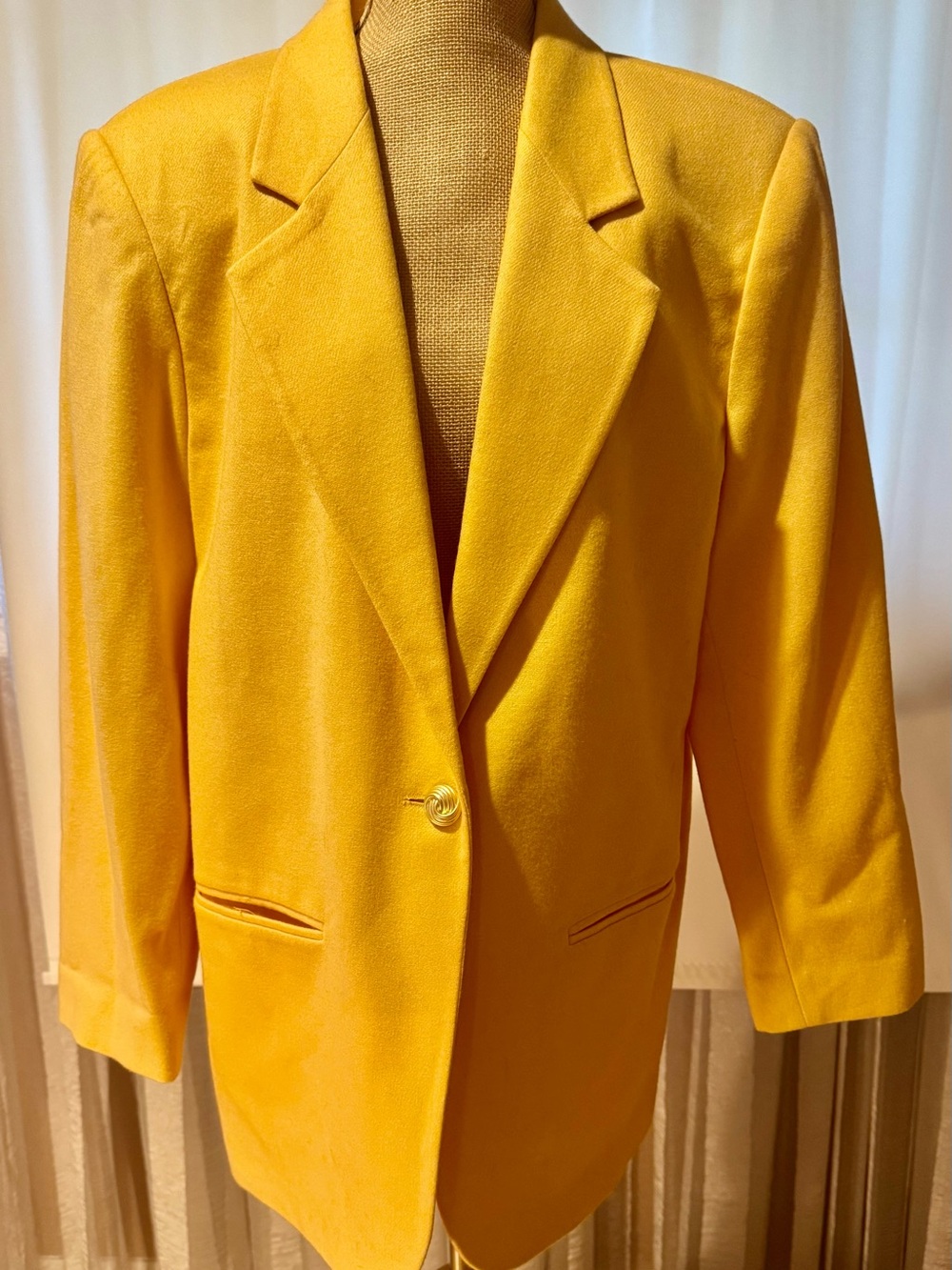 Savannah Bright Yellow Single-Button Women's Blazer, 100% Wool, 14